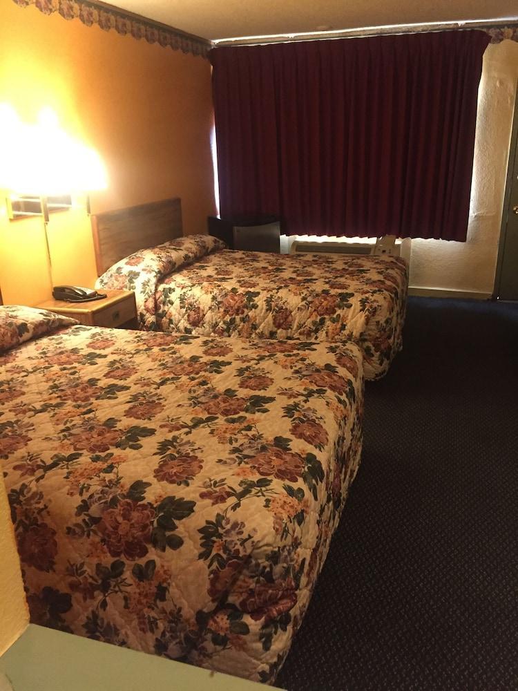 Camelot Inn Amarillo Exterior photo